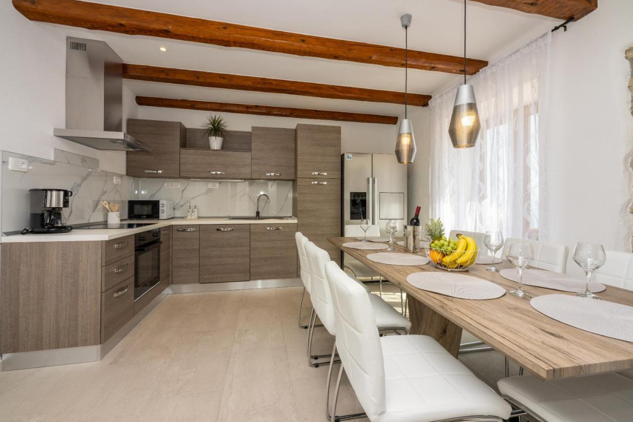 Villa Antani With Heated Pool, Sauna & Jacuzzi Цриквениця Екстер'єр фото