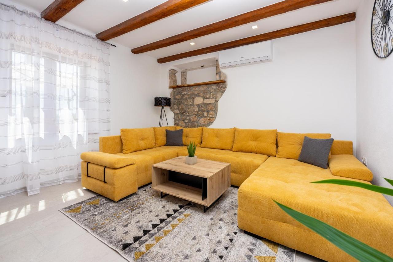 Villa Antani With Heated Pool, Sauna & Jacuzzi Цриквениця Екстер'єр фото