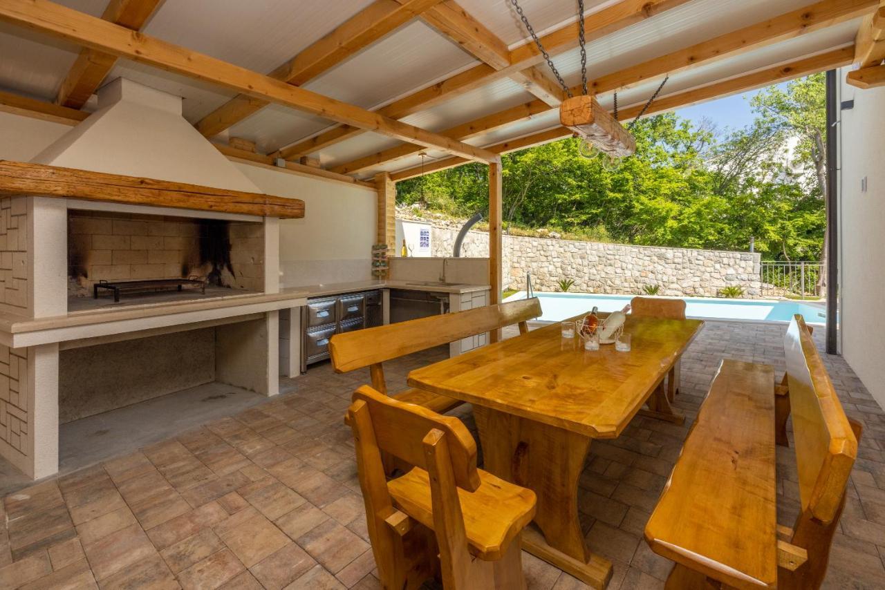 Villa Antani With Heated Pool, Sauna & Jacuzzi Цриквениця Екстер'єр фото