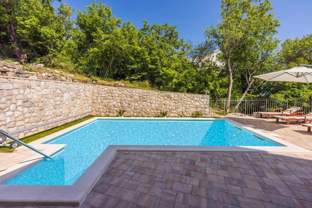 Villa Antani With Heated Pool, Sauna & Jacuzzi Цриквениця Екстер'єр фото