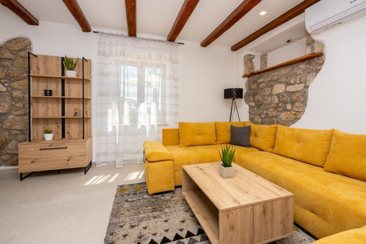 Villa Antani With Heated Pool, Sauna & Jacuzzi Цриквениця Екстер'єр фото