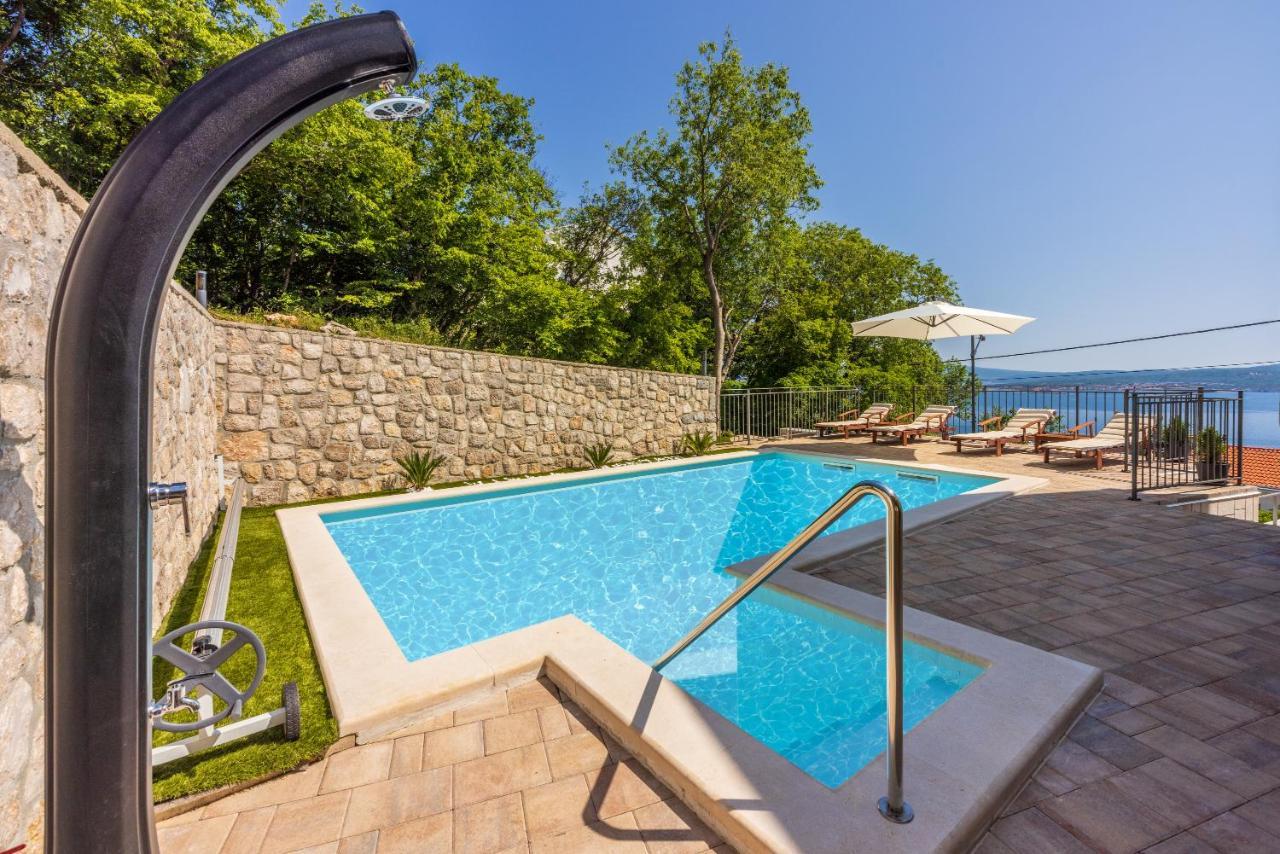Villa Antani With Heated Pool, Sauna & Jacuzzi Цриквениця Екстер'єр фото